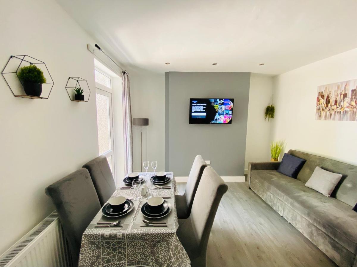Emerald Living, 4 Bedrooms In The Heart Of Swansea, Close To Beaches! Суонси Экстерьер фото
