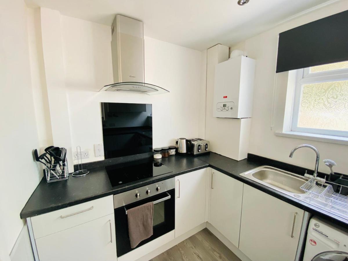 Emerald Living, 4 Bedrooms In The Heart Of Swansea, Close To Beaches! Суонси Экстерьер фото