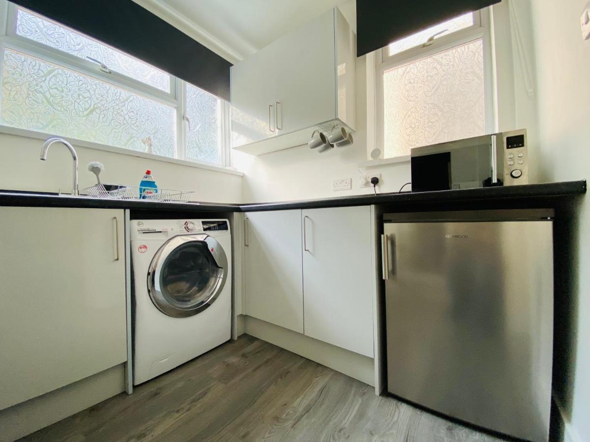 Emerald Living, 4 Bedrooms In The Heart Of Swansea, Close To Beaches! Суонси Экстерьер фото